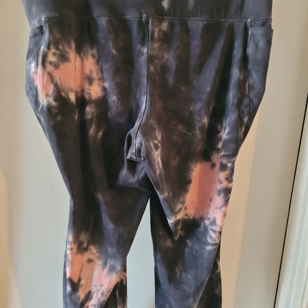 Li v i active wear - Picture 3 of 5